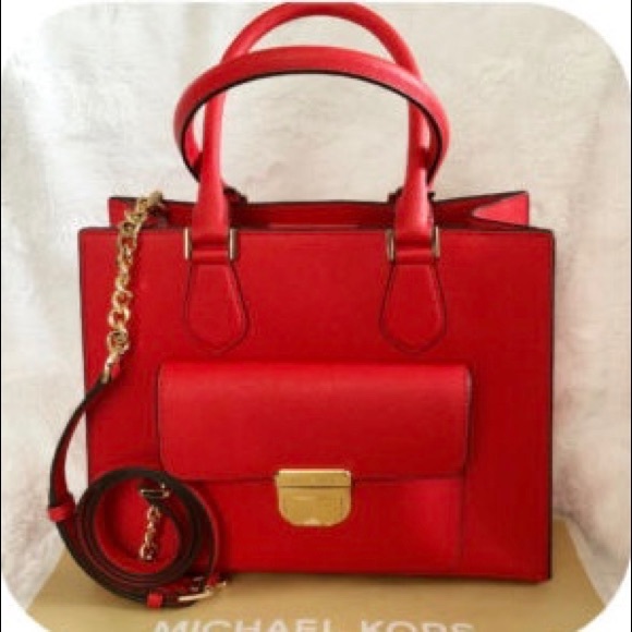 Michael Kors Handbags - NWT Michael kors bag